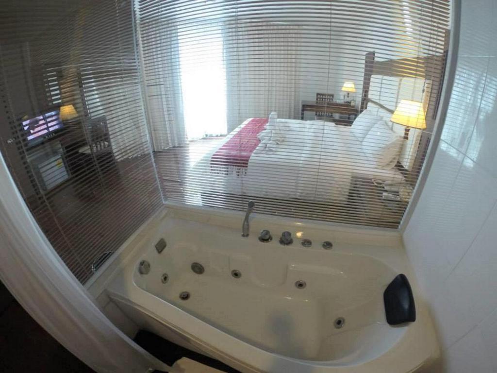 River City Hotel Mukdahan Kültér fotó