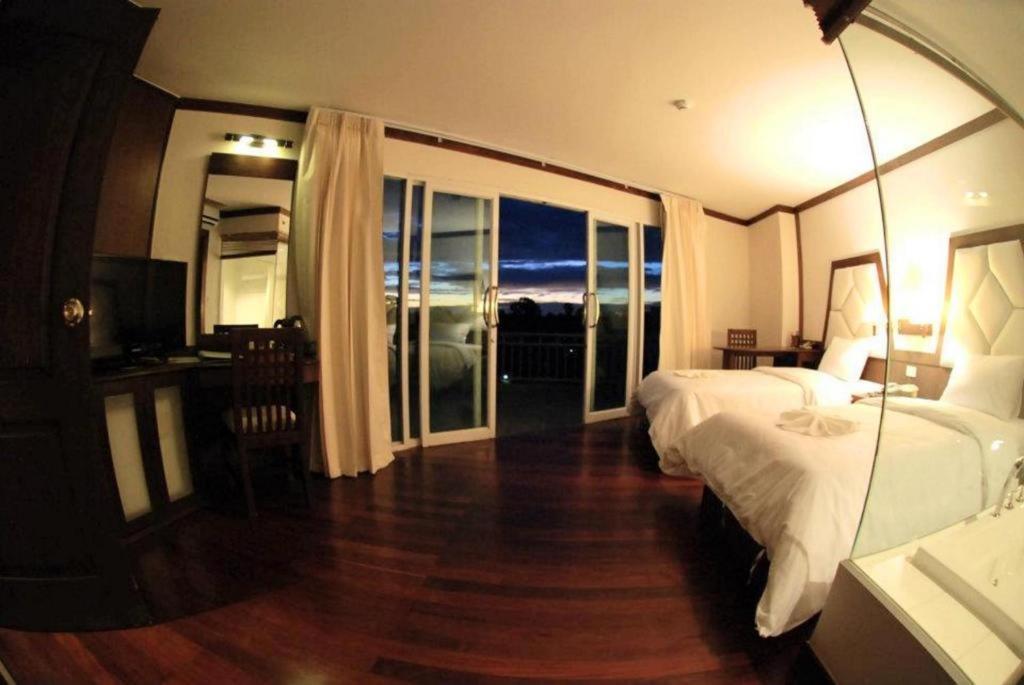 River City Hotel Mukdahan Kültér fotó