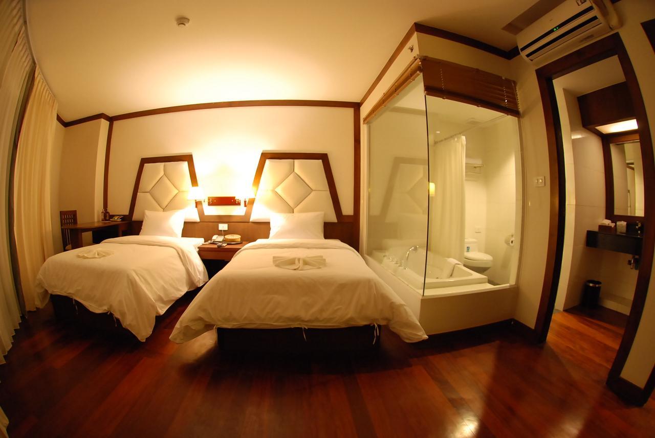 River City Hotel Mukdahan Kültér fotó