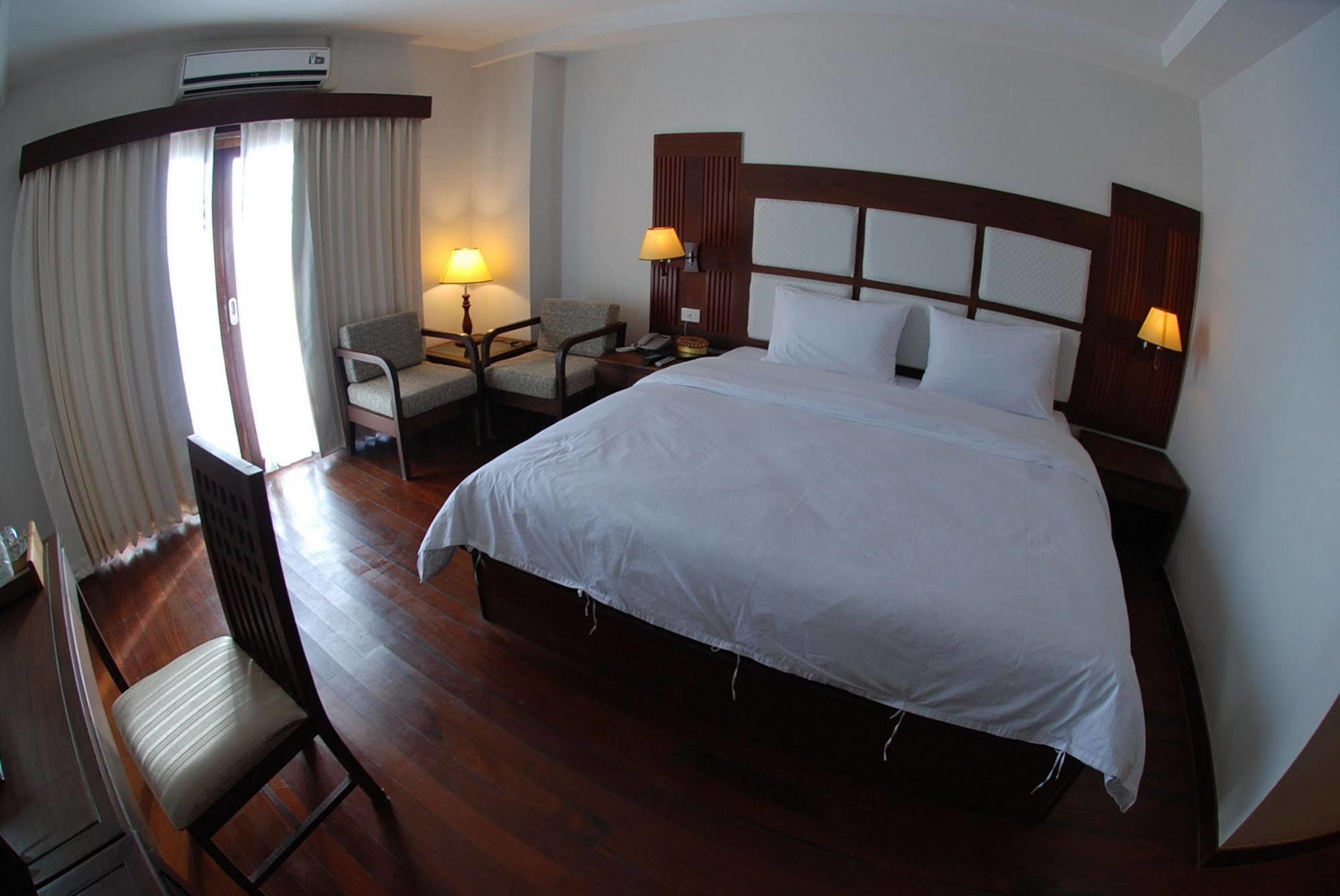 River City Hotel Mukdahan Kültér fotó